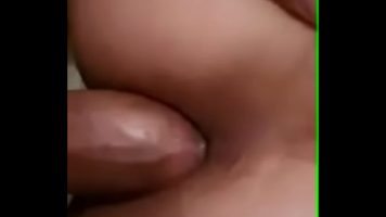 الفتاة المدبوغة لديها مؤخرة بمليون دولار